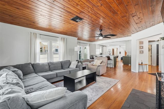 517 AVERY AVENUE, Crystal Beach, FL 34681