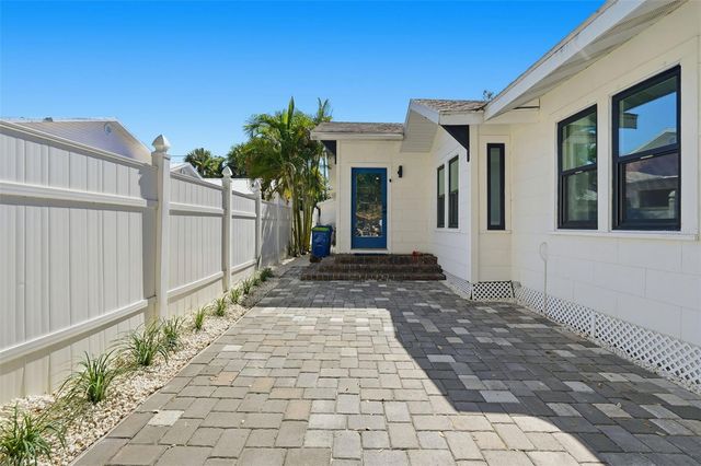 517 AVERY AVENUE, Crystal Beach, FL 34681