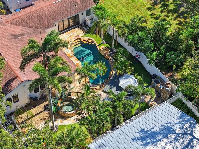 517 AVERY AVENUE, Crystal Beach, FL 34681