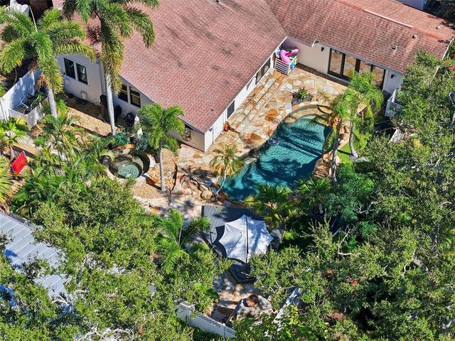 517 AVERY AVENUE, Crystal Beach, FL 34681