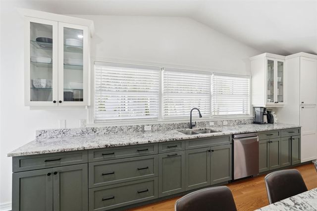 517 AVERY AVENUE, Crystal Beach, FL 34681