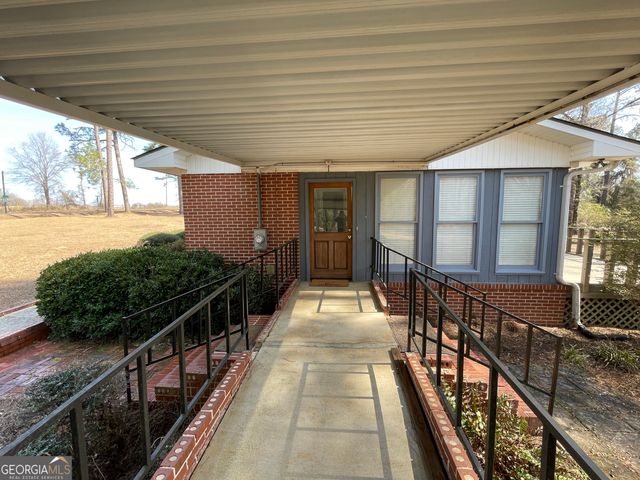 1438 Ga Highway 126, Cochran, GA 31014