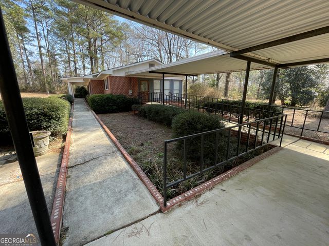 1438 Ga Highway 126, Cochran, GA 31014