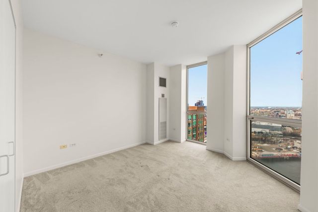 645 N Kingsbury Street 2202, Chicago, IL 60654