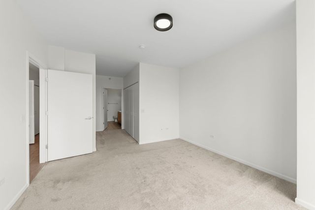 645 N Kingsbury Street 2202, Chicago, IL 60654