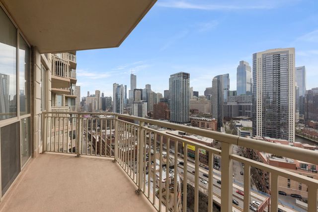 645 N Kingsbury Street 2202, Chicago, IL 60654