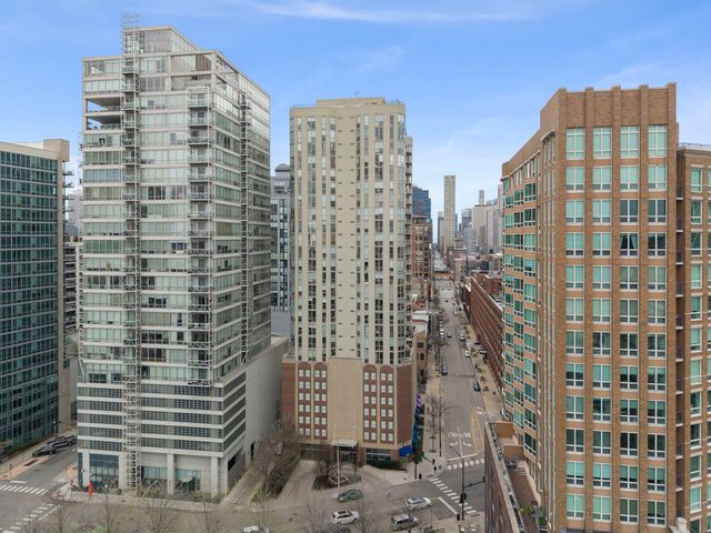 645 N Kingsbury Street 2202, Chicago, IL 60654