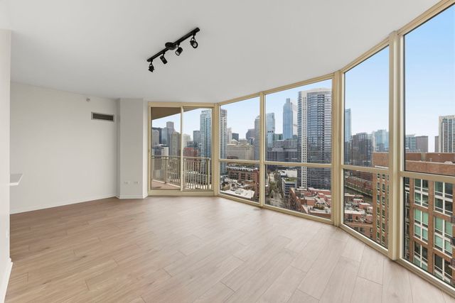 645 N Kingsbury Street 2202, Chicago, IL 60654