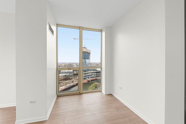 645 N Kingsbury Street 2202, Chicago, IL 60654