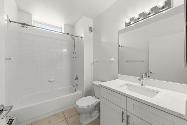 645 N Kingsbury Street 2202, Chicago, IL 60654