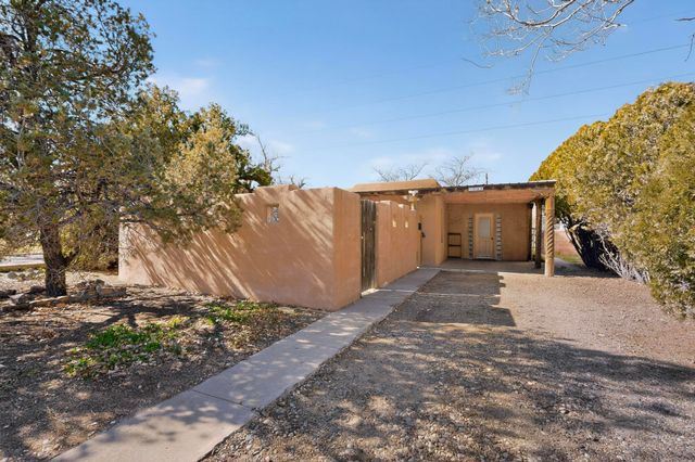 1133 Girard Boulevard NE, Albuquerque, NM 87106