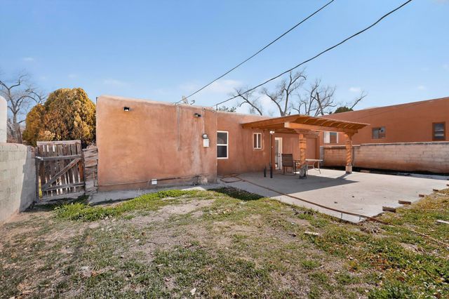 1133 Girard Boulevard NE, Albuquerque, NM 87106