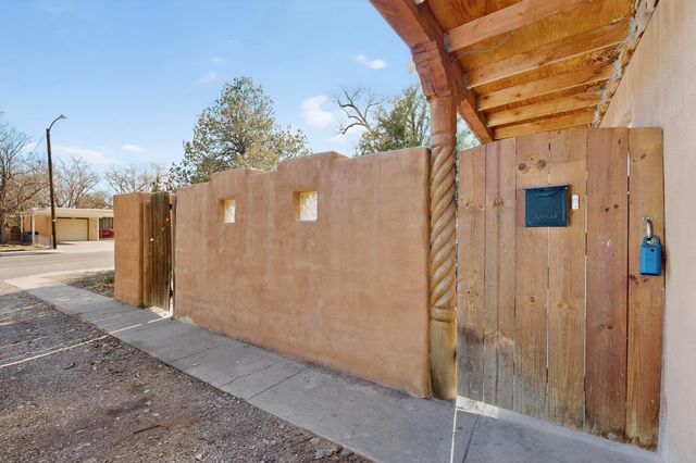 1133 Girard Boulevard NE, Albuquerque, NM 87106