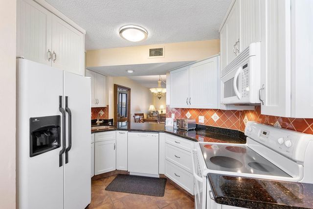 116 Lake Emerald Drive 403, Oakland Park, FL 33309