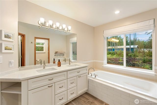 1093 SE St Patrick Court, Port Orchard, WA 98367
