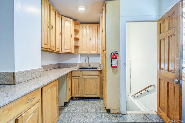 9056 184th Place, Hollis, NY 11423