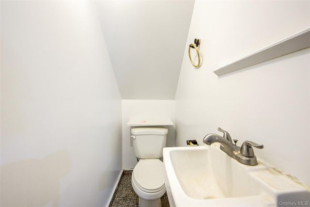 9056 184th Place, Hollis, NY 11423