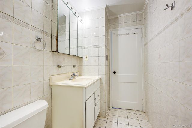 9056 184th Place, Hollis, NY 11423