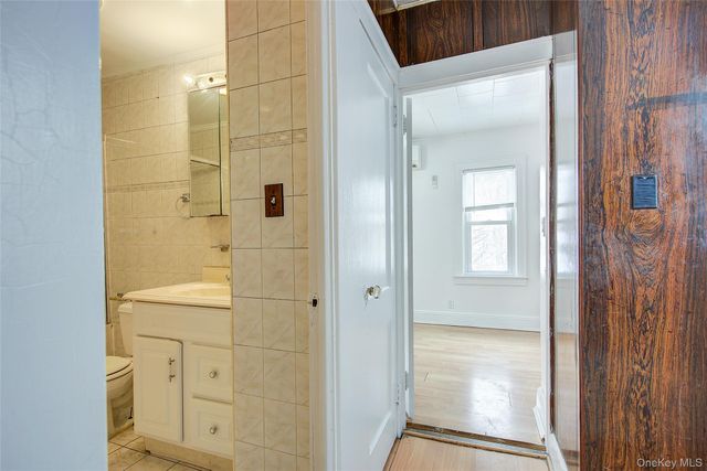 9056 184th Place, Hollis, NY 11423