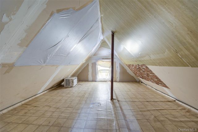 9056 184th Place, Hollis, NY 11423