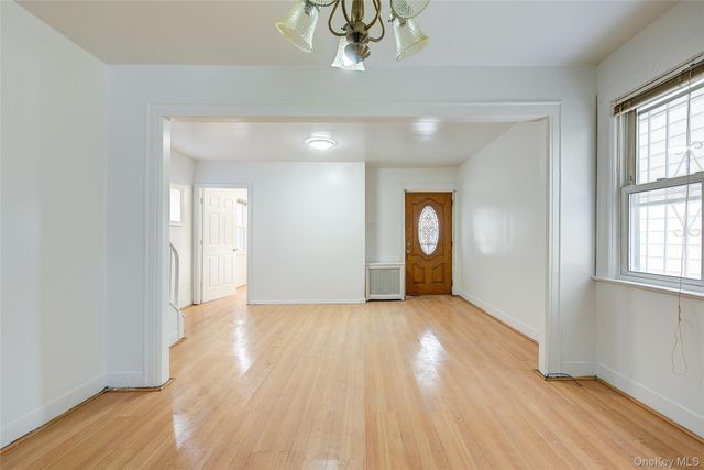 9056 184th Place, Hollis, NY 11423