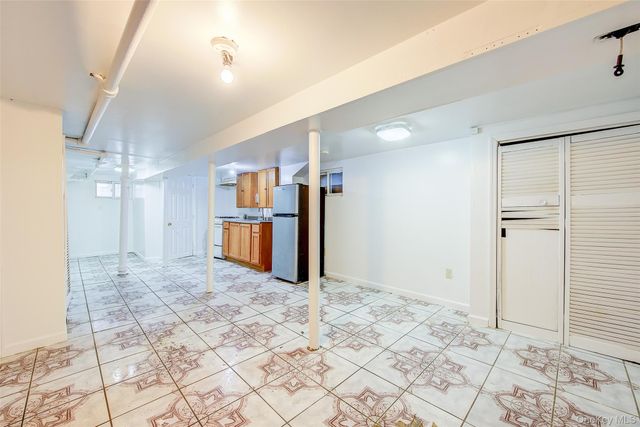 9056 184th Place, Hollis, NY 11423