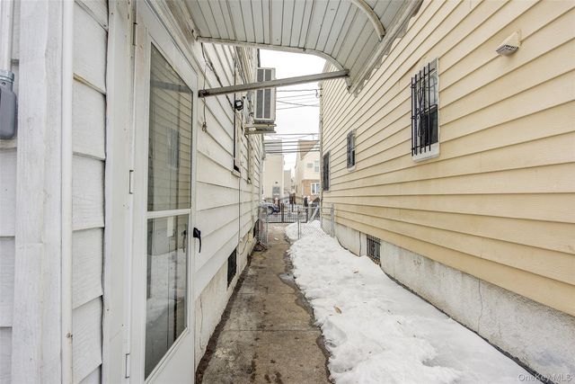 9056 184th Place, Hollis, NY 11423