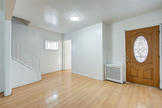 9056 184th Place, Hollis, NY 11423