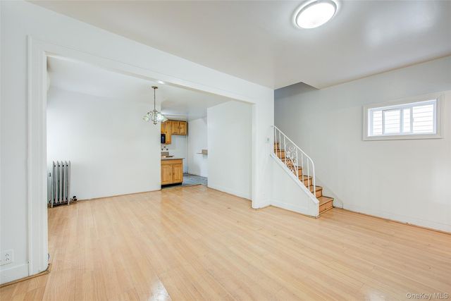 9056 184th Place, Hollis, NY 11423