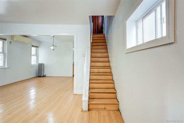 9056 184th Place, Hollis, NY 11423