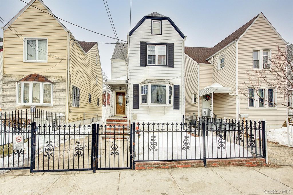 9056 184th Place, Hollis, NY 11423