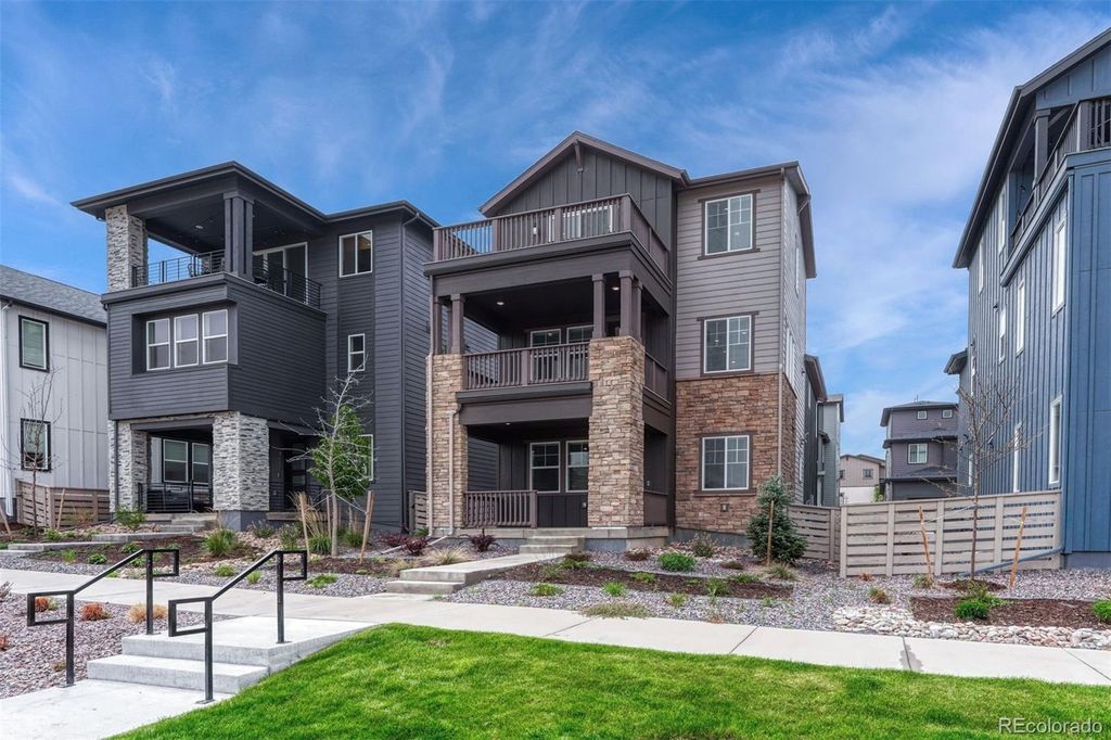 8673 Middle Fork Street, Littleton, CO 80125
