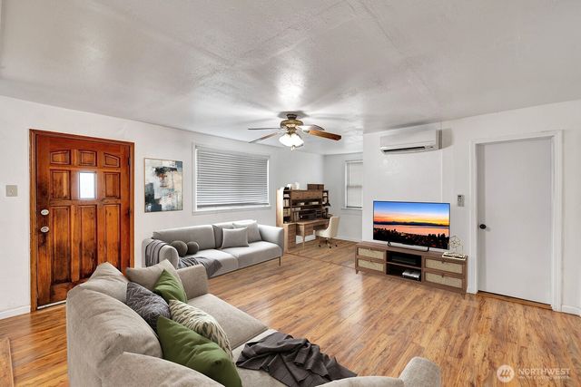 7235 S monroe Street, Tacoma, WA 98409