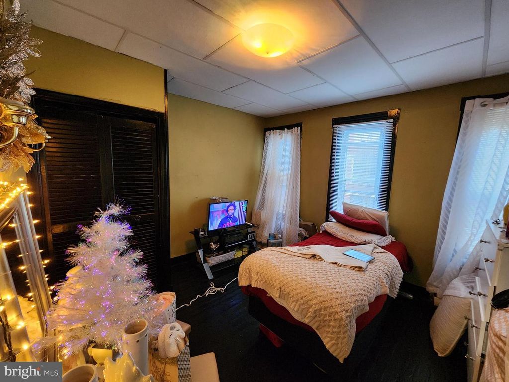715 BAKER ST, Baltimore, MD 21217