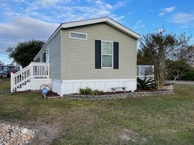 709 Parkway Dr., North Myrtle Beach, SC 29582