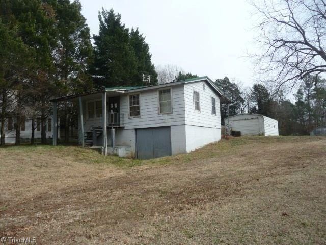 1109 W Holly Hill Road, Thomasville, NC 27360