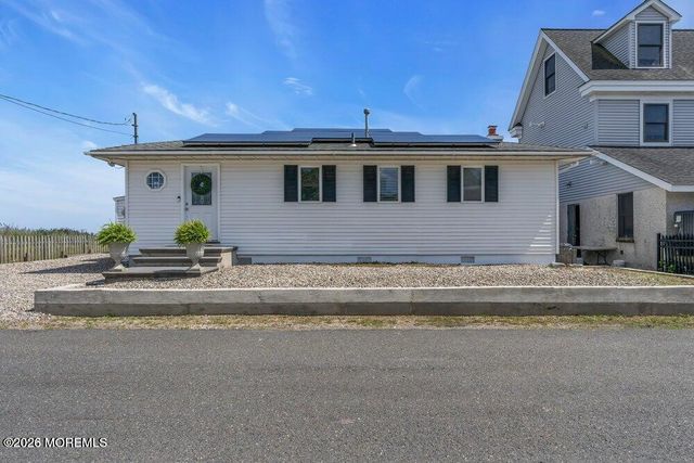 4 Pirate Drive, Waretown, NJ 08758