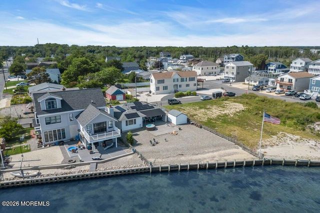 4 Pirate Drive, Waretown, NJ 08758