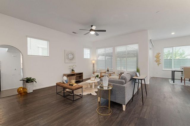 1652 Andromeda Ct, Lathrop, CA 95330