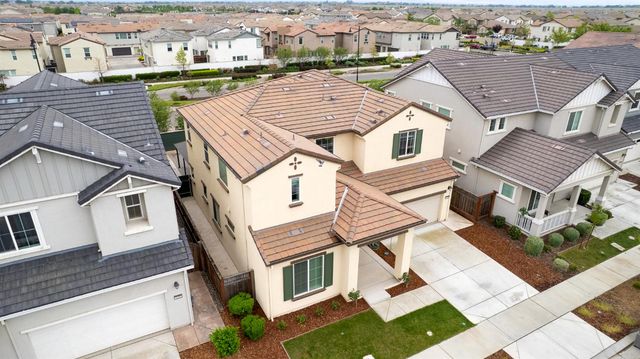 1652 Andromeda Ct, Lathrop, CA 95330