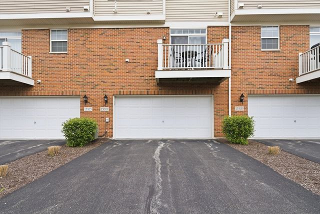 15317 Sheffield Square Parkway, Orland Park, IL 60462