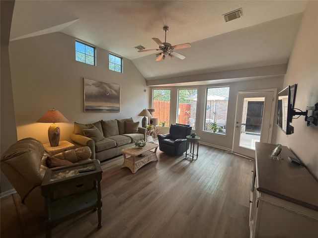 2415 Clippers Square, Houston, TX 77058