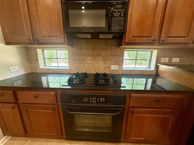 2415 Clippers Square, Houston, TX 77058