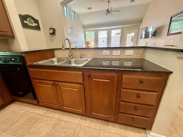 2415 Clippers Square, Houston, TX 77058