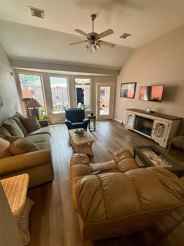2415 Clippers Square, Houston, TX 77058