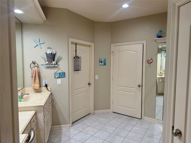2415 Clippers Square, Houston, TX 77058