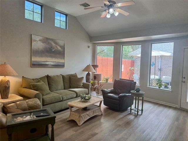 2415 Clippers Square, Houston, TX 77058
