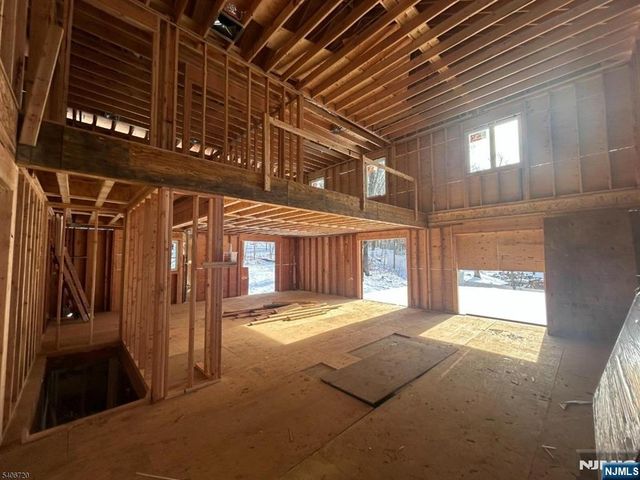 142 Diamond Hill Road, Berkeley Heights, NJ 07922