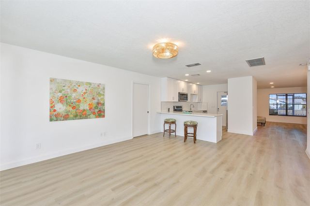 325 GREEN MANOR DRIVE, Sun City Center, FL 33573