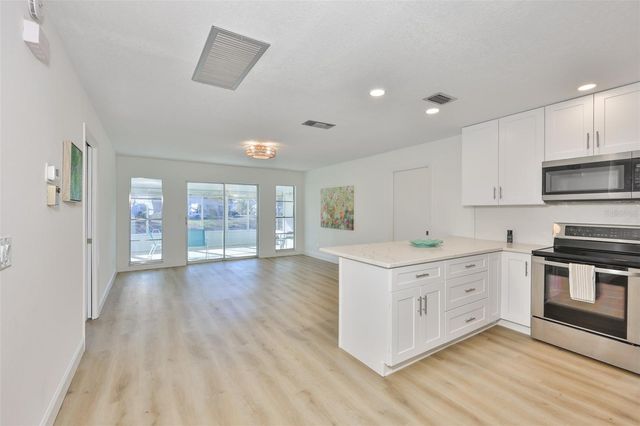 325 GREEN MANOR DRIVE, Sun City Center, FL 33573